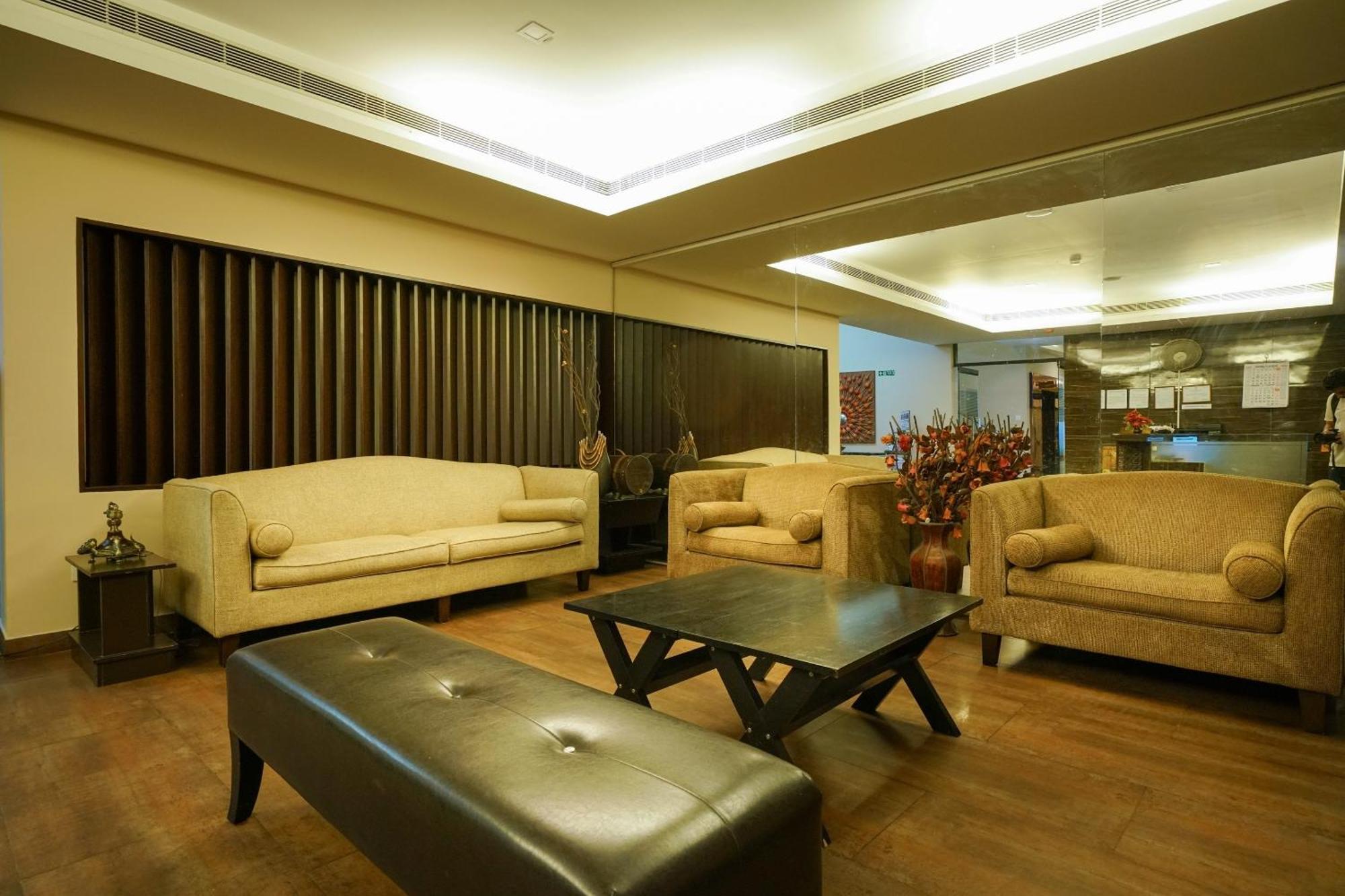 Super Townhouse Mookkannoor Tourist Home Angamaly Exterior foto