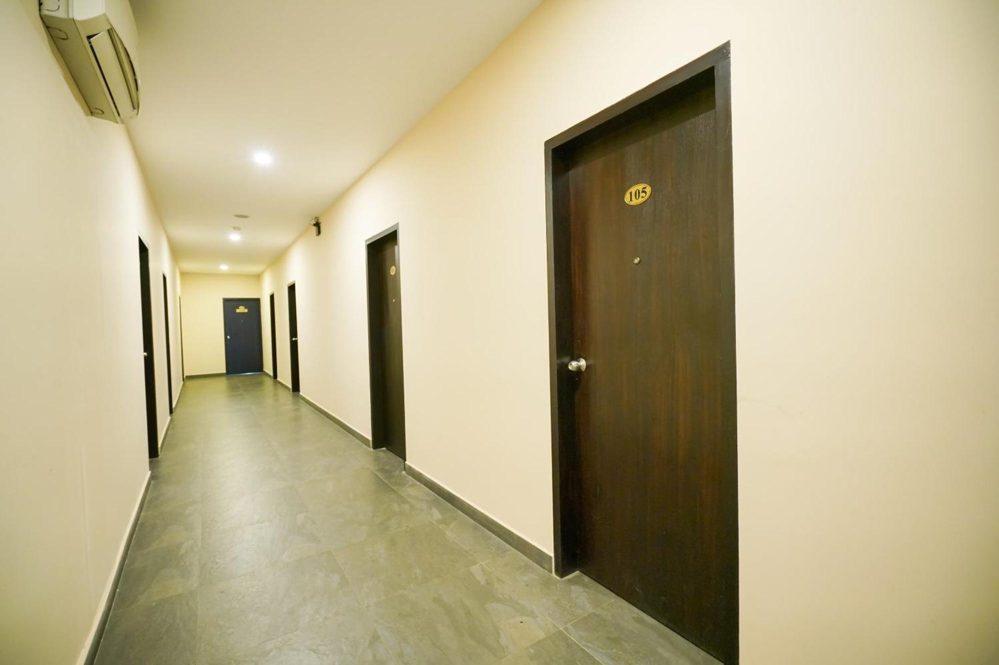 Super Townhouse Mookkannoor Tourist Home Angamaly Exterior foto